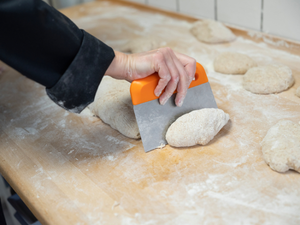 Dough Cutter/Scraper, Stainless Steel Blade, Flexible, 146 mm, Orange
