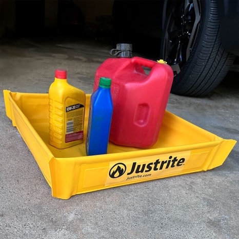 Justrite 18" x 18" x 4", 5 Gallon Capacity, Folding
Utility Tray, Yellow
