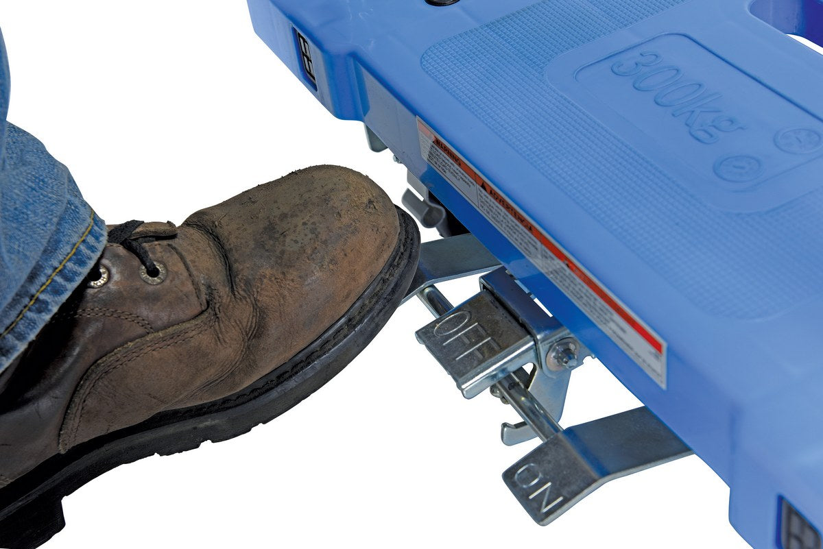 PLASTIC TRUCK DUAL HANDLES 24X29 BRAKE