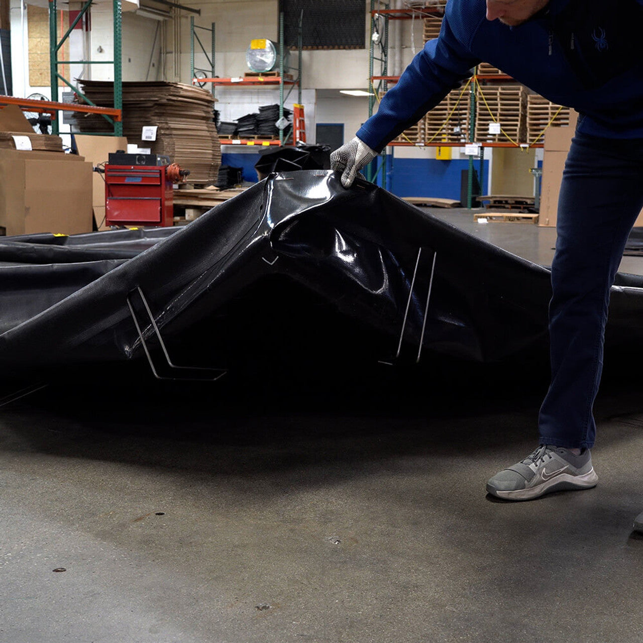 L-Bracket Spill Containment Berm, Black 5x5x1 (1.5x1.5x0.3)