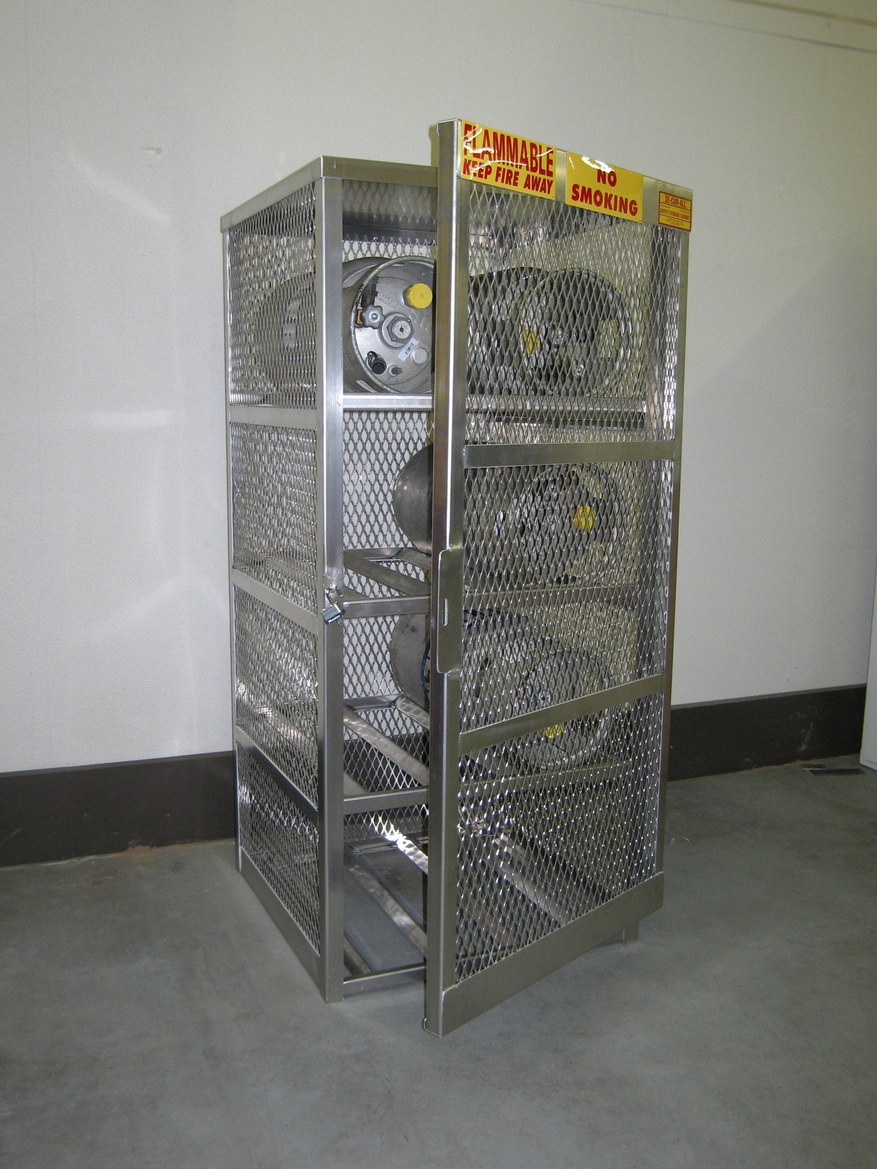 Securall 8 LP Cylinder Cabinet